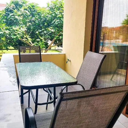 Naiades Urban 3* לימנאס