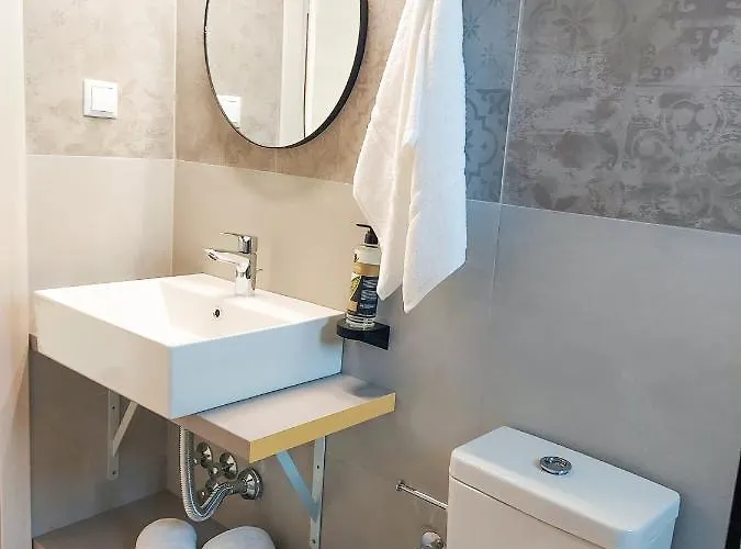 Naiades Urban 3* לימנאס