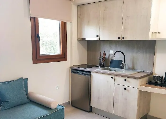 Naiades Urban לימנאס